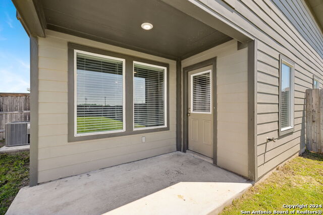 Image 30 of 33 For 12101 Short Leaf Path