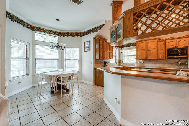 Image 11 of 26 For 119 Guadalupe River Dr