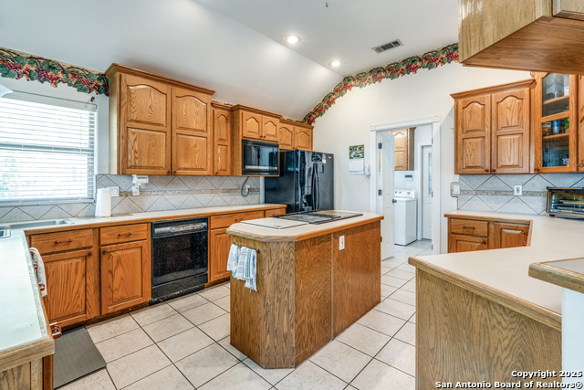 Image 12 of 26 For 119 Guadalupe River Dr