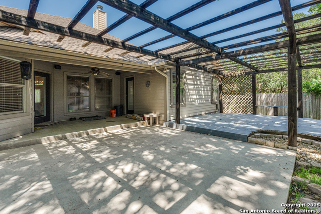 Image 22 of 26 For 119 Guadalupe River Dr