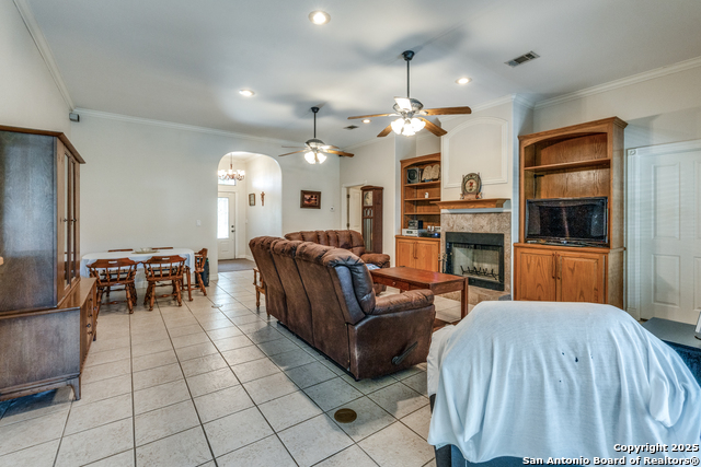 Image 6 of 26 For 119 Guadalupe River Dr
