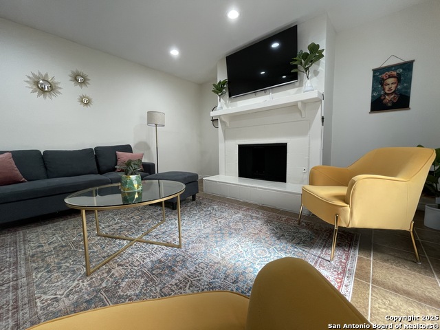 Listing photo id 3 for 8112 Scottshill