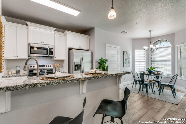 Image 10 of 23 For 6160 Eckhert  Apt 1