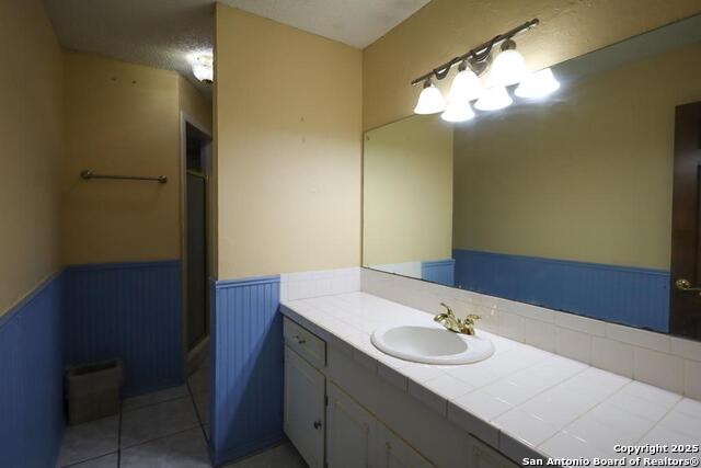 Listing photo id 16 for 1800 Jones