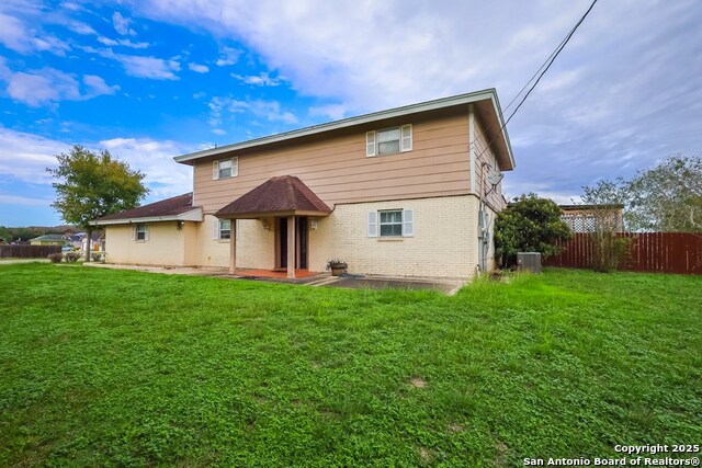 Listing photo id 0 for 1800 Jones