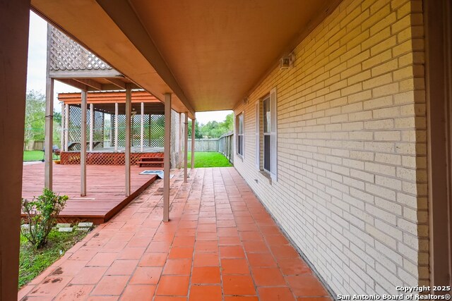 Listing photo id 5 for 1800 Jones