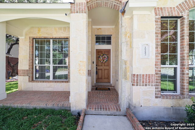 Listing photo id 1 for 19243 Deer Elk Crst