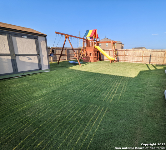 Listing photo id 22 for 14811 Goldfinch Way