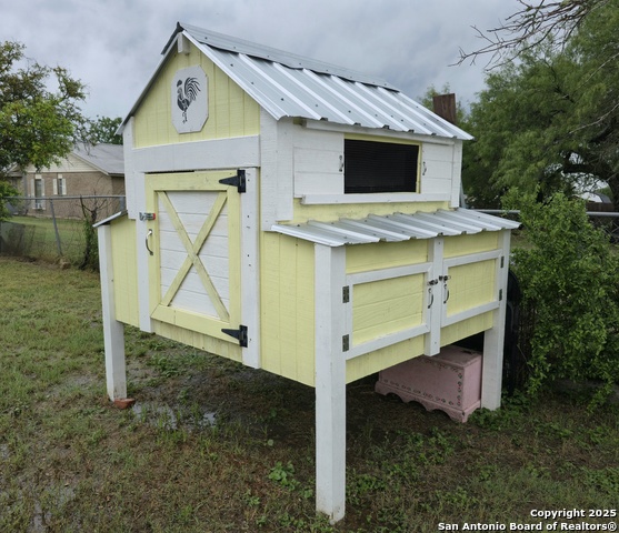 Image 38 of 44 For 310 S Storts