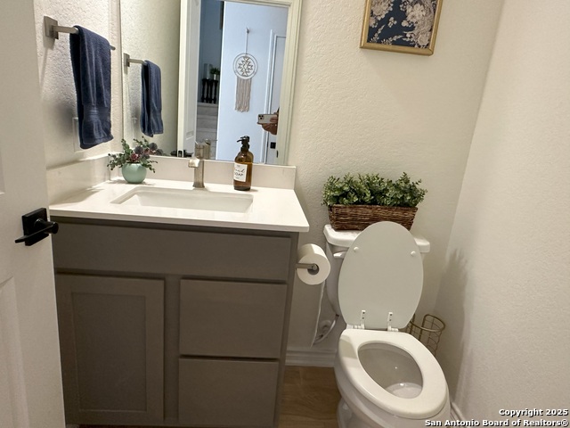 Listing photo id 8 for 14839 Vance Jackson 418