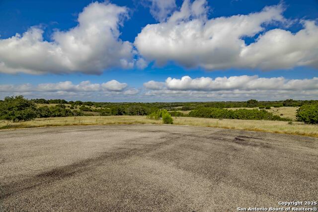 Listing photo id 13 for 9 Shapen Springs Rd N