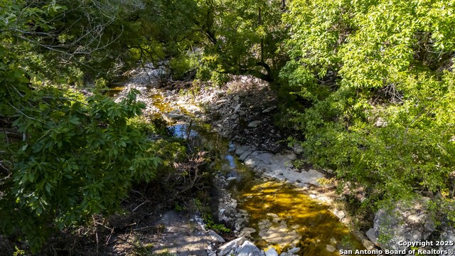 Listing photo id 16 for 9 Shapen Springs Rd N