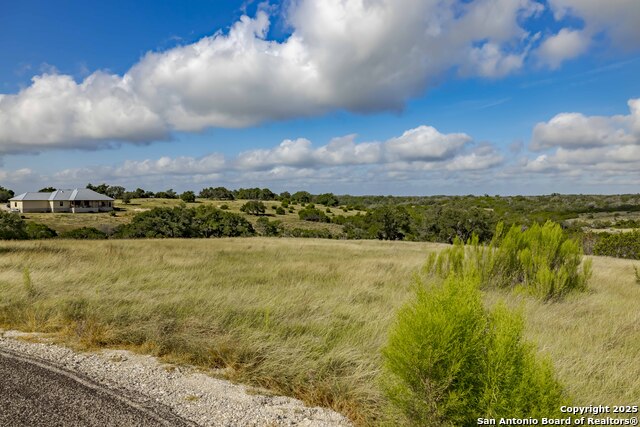 Listing photo id 4 for 9 Shapen Springs Rd N