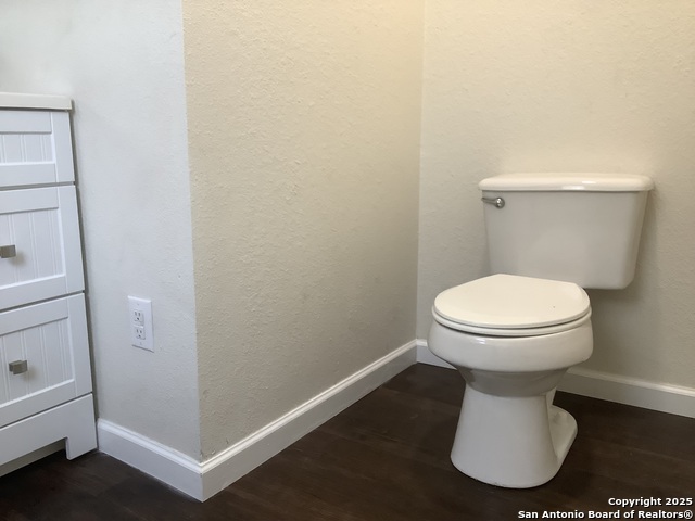 Image 21 of 25 For 4904 Pettus  