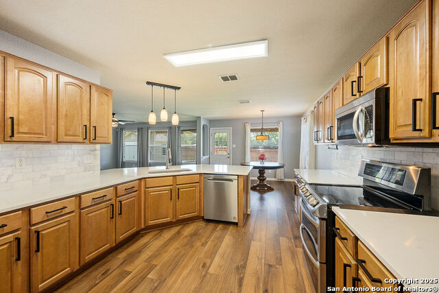 Image 14 of 38 For 10810 Palomino Bend