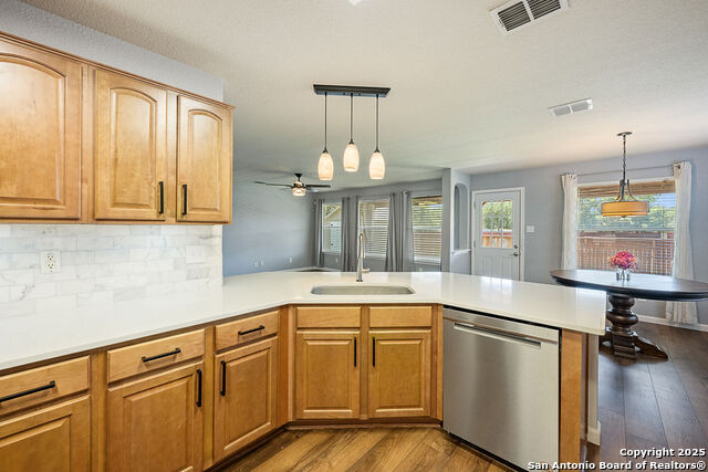 Image 16 of 38 For 10810 Palomino Bend