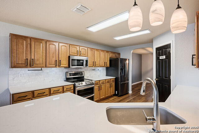 Image 17 of 38 For 10810 Palomino Bend