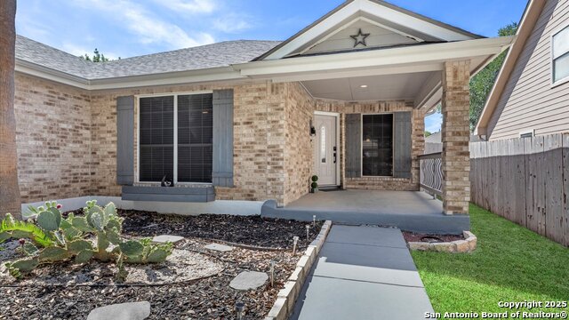 Listing photo id 3 for 5122 Stormy Dawn
