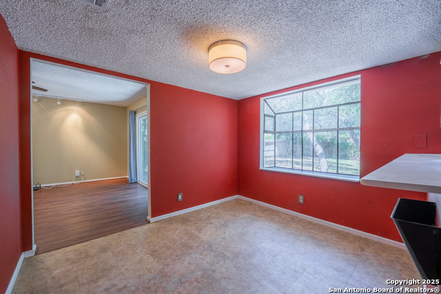 Listing photo id 8 for 5414 Timber Post