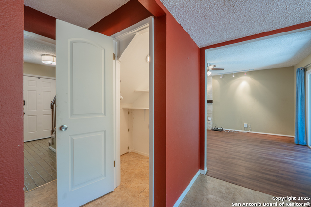 Listing photo id 12 for 5414 Timber Post