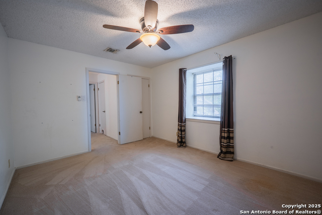 Listing photo id 20 for 5414 Timber Post