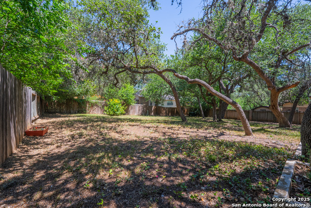 Listing photo id 26 for 5414 Timber Post