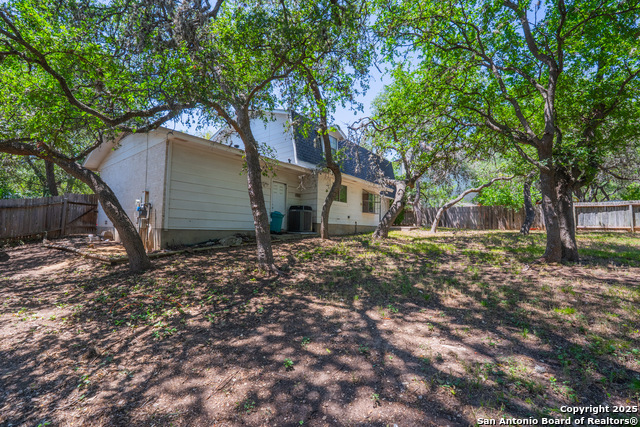 Listing photo id 27 for 5414 Timber Post