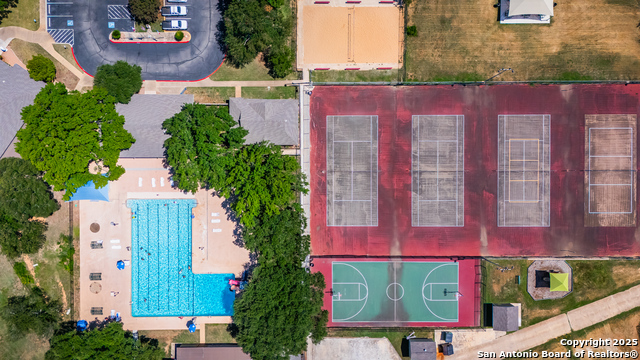 Listing photo id 29 for 5414 Timber Post