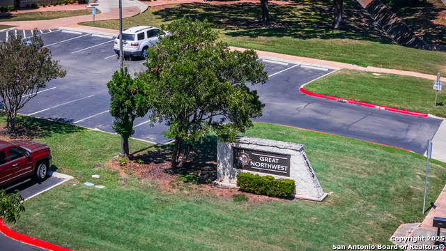 Listing photo id 31 for 5414 Timber Post