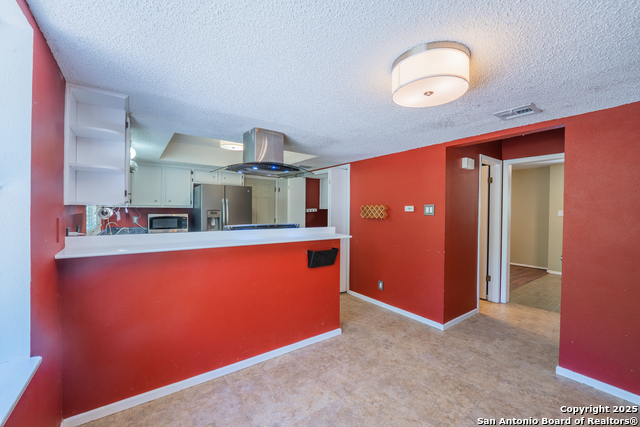 Listing photo id 7 for 5414 Timber Post