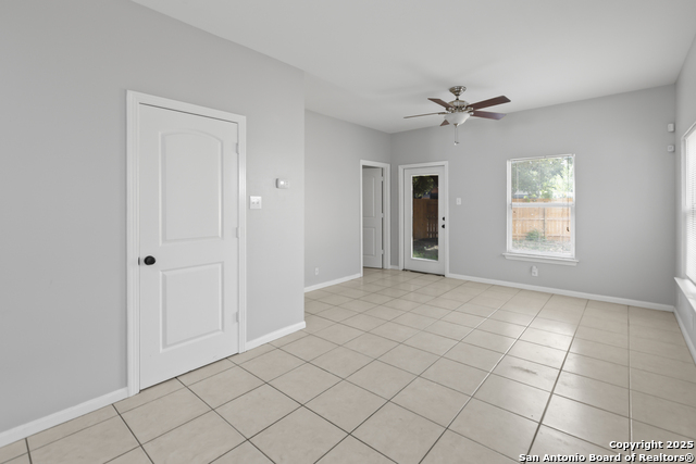 Listing photo id 8 for 6723 Utopia Hts