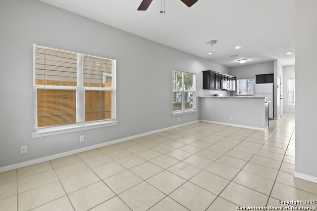 Listing photo id 10 for 6723 Utopia Hts