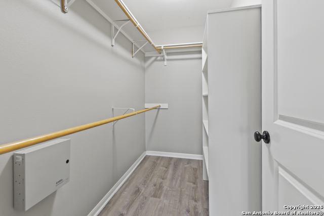 Listing photo id 14 for 6723 Utopia Hts