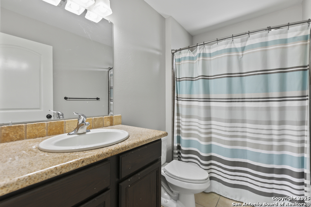Listing photo id 15 for 6723 Utopia Hts