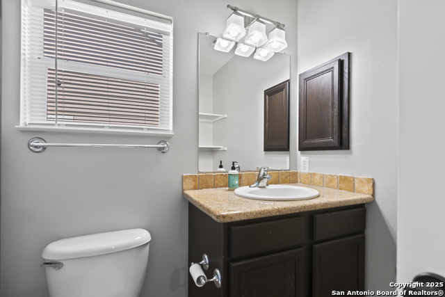 Listing photo id 19 for 6723 Utopia Hts
