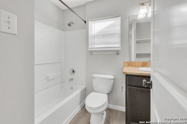 Listing photo id 20 for 6723 Utopia Hts