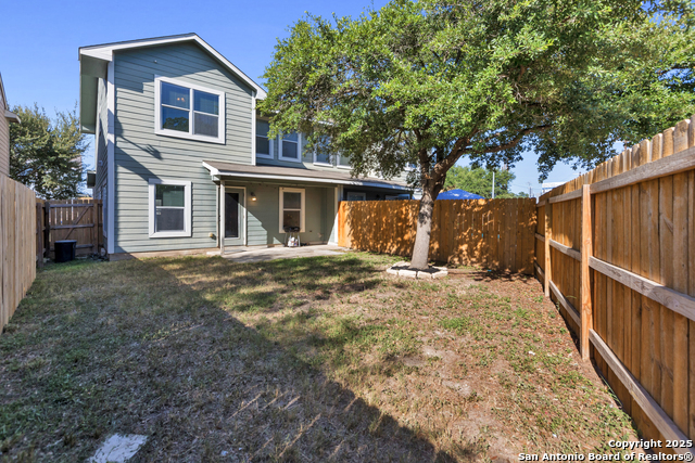 Listing photo id 24 for 6723 Utopia Hts