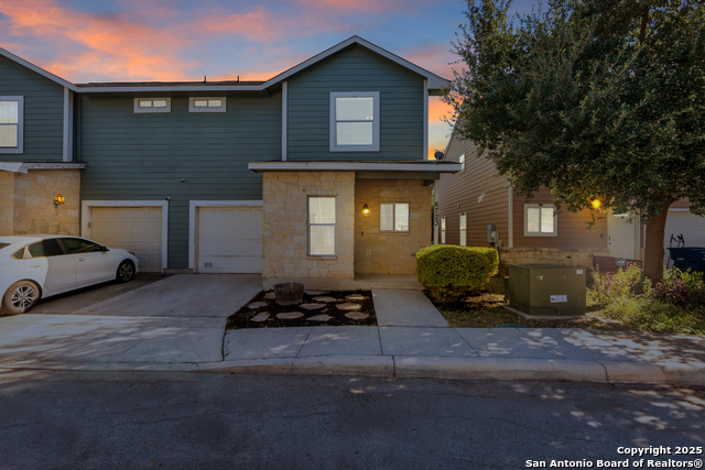Listing photo id 26 for 6723 Utopia Hts