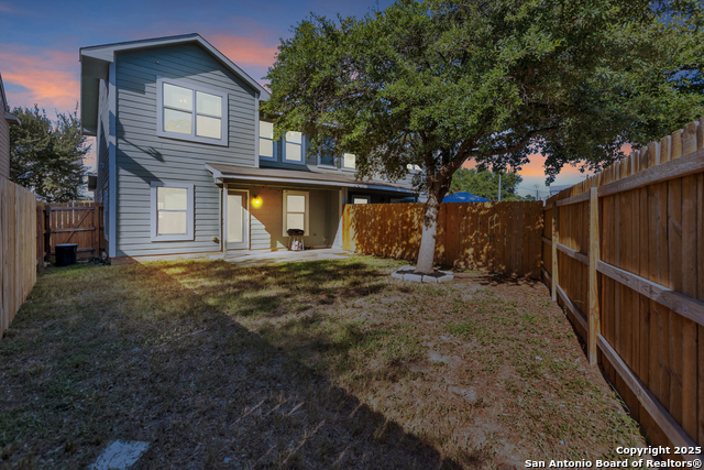 Listing photo id 27 for 6723 Utopia Hts