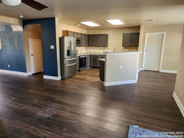 Image 11 of 50 For 406 Bluegrass Creek