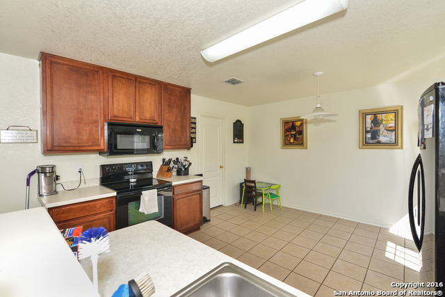 Listing photo id 7 for 4726 Appaloosa Run