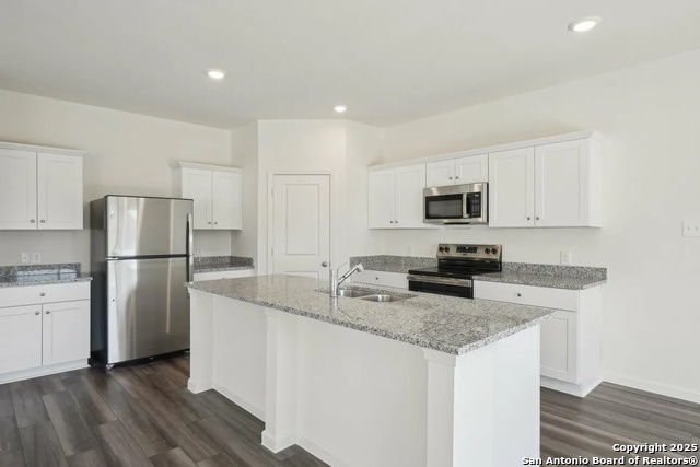 Image 10 of 21 For 7203 King Bend