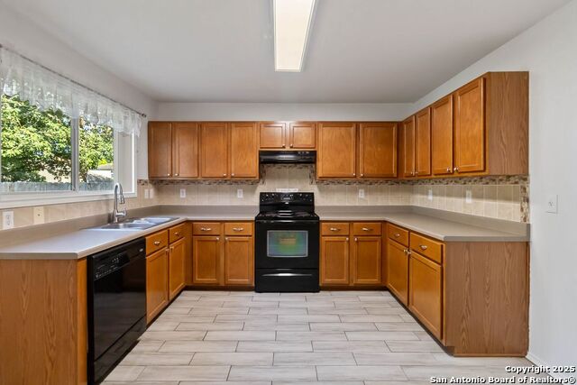 Image 11 of 25 For 16530 Caballo Valley