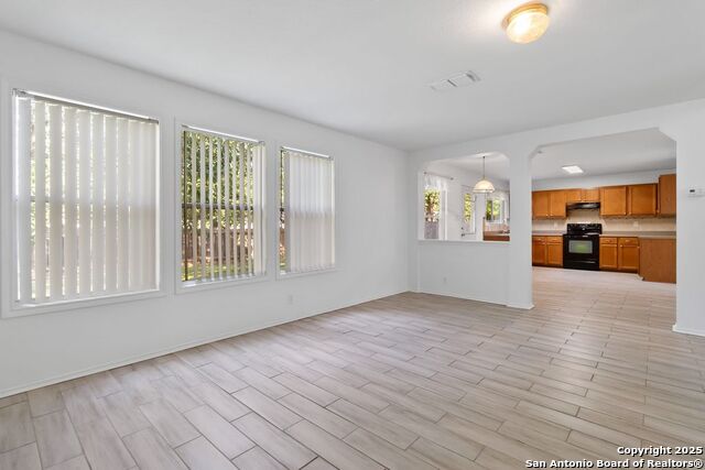 Image 9 of 25 For 16530 Caballo Valley