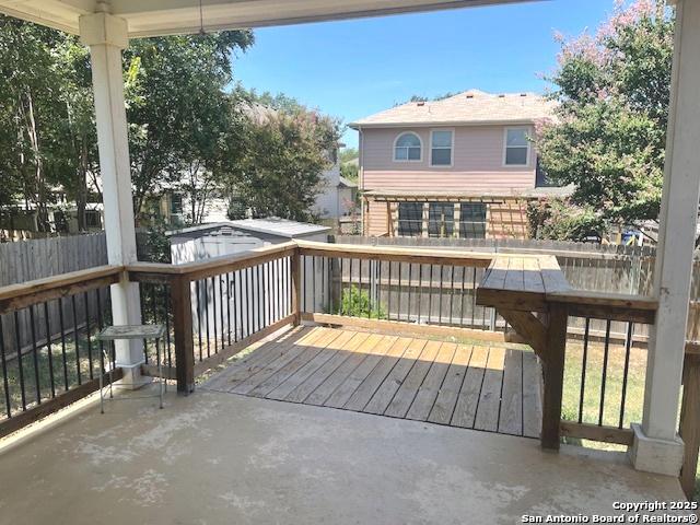 Image 32 of 40 For 17227 Tarkio Way