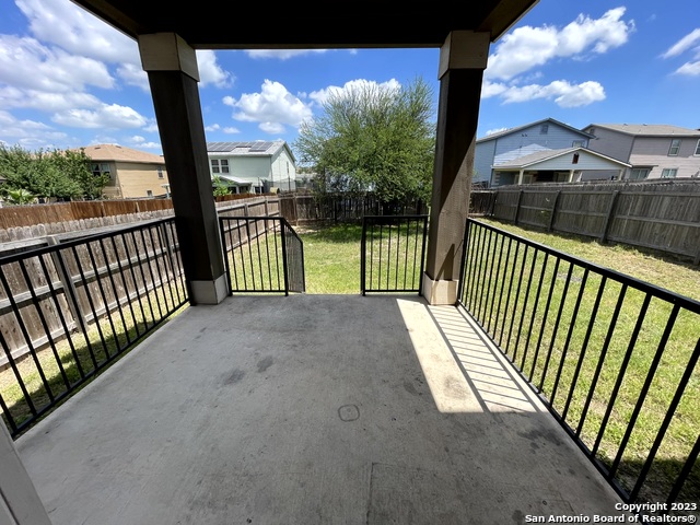 Image 19 of 20 For 7422 Primrose Post