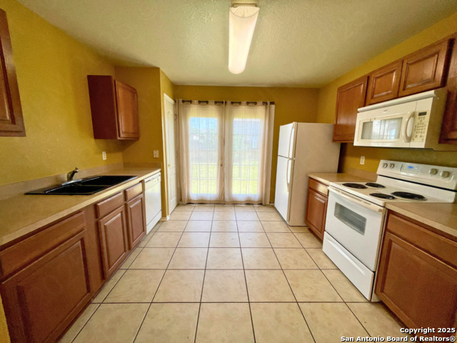 Image 5 of 13 For 6015 Plumbago Place