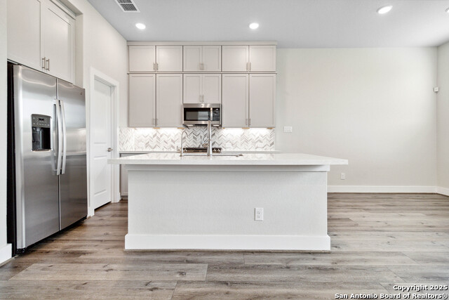 Image 10 of 34 For 8851 Oakland Rd  39