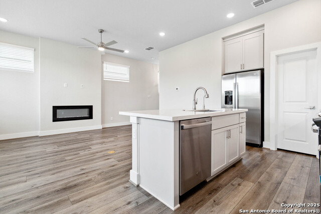 Image 11 of 34 For 8851 Oakland Rd  39