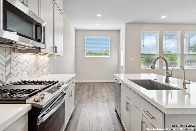 Image 13 of 34 For 8851 Oakland Rd  39